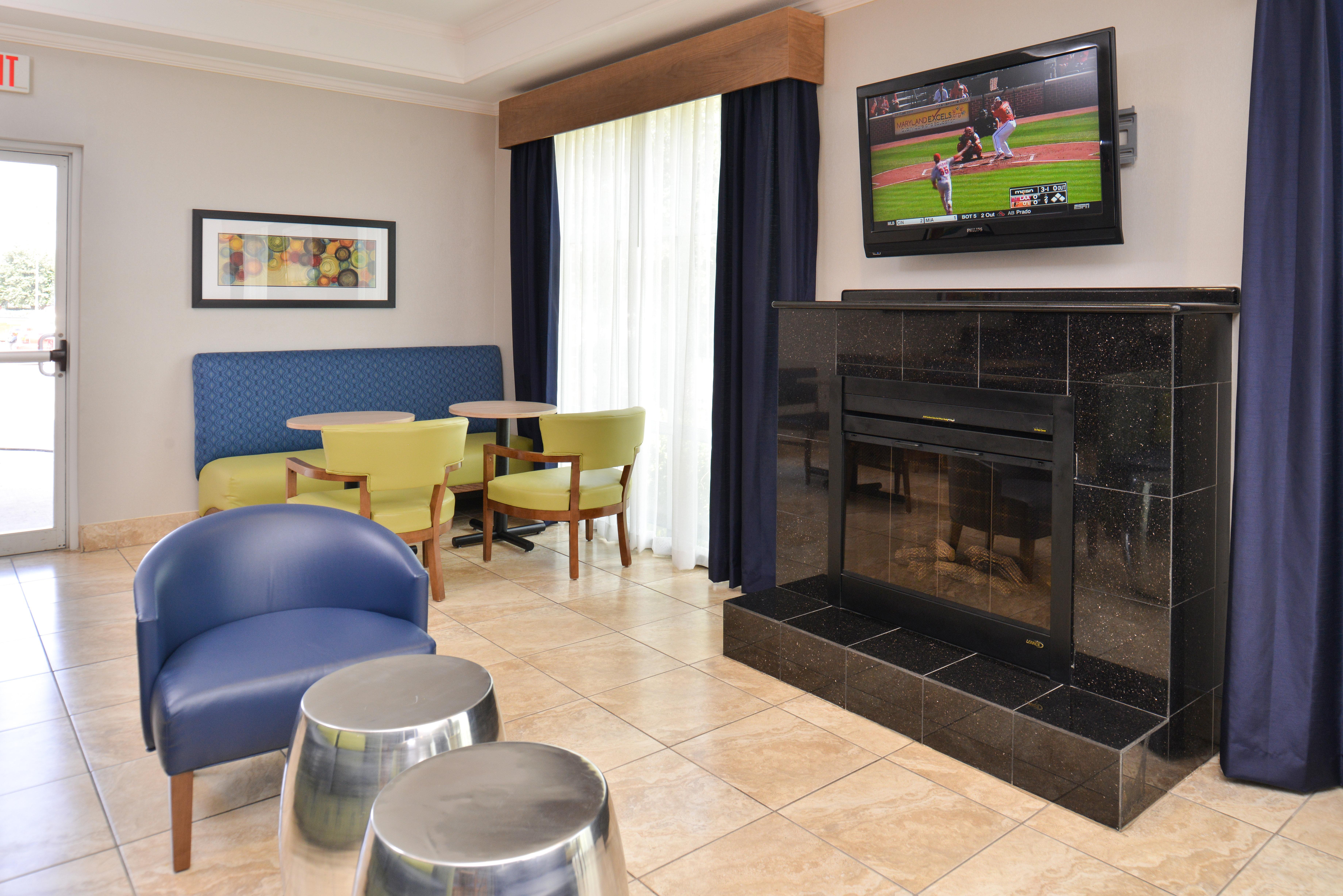 Holiday Inn Express & Suites San Antonio South Екстер'єр фото