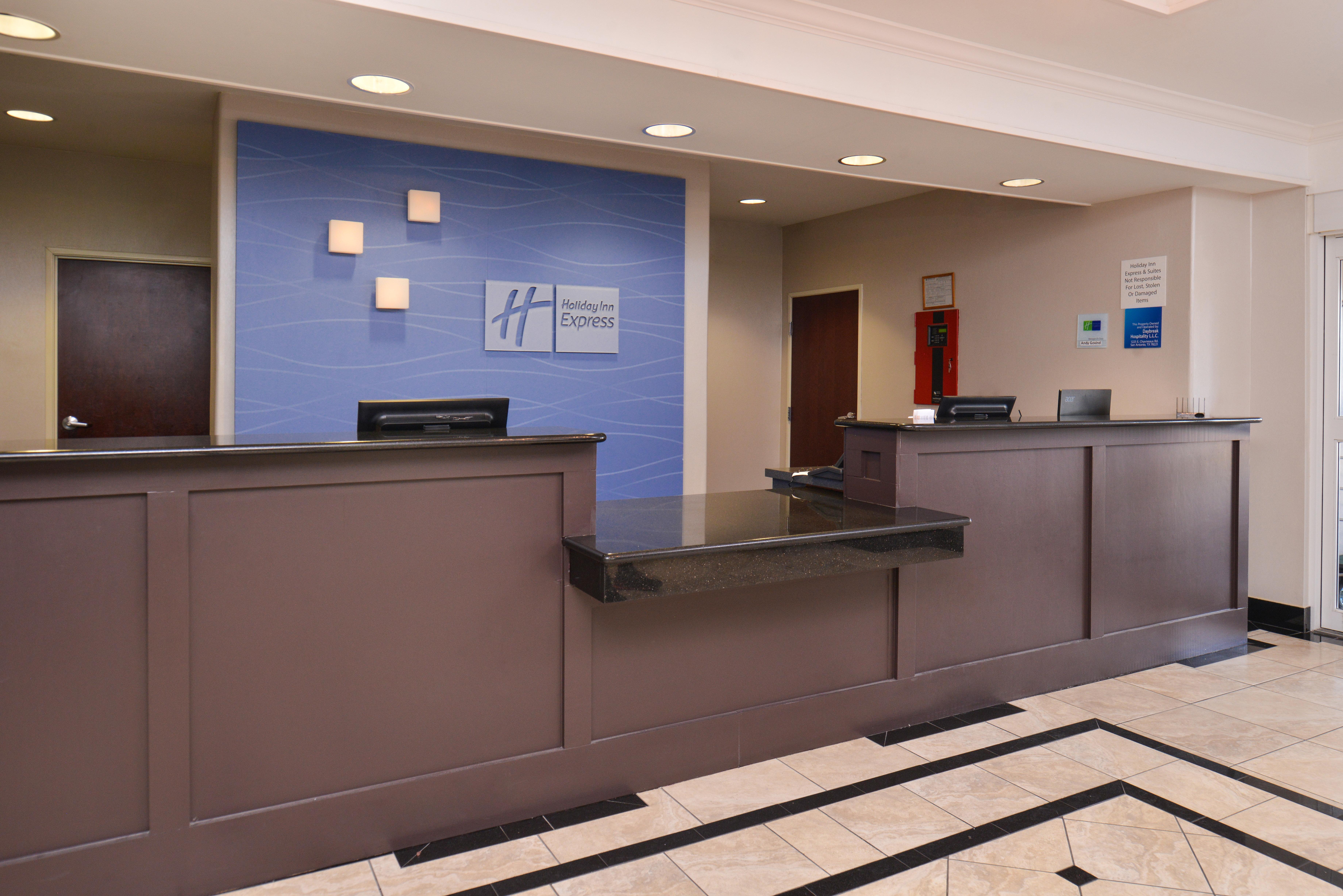 Holiday Inn Express & Suites San Antonio South Екстер'єр фото