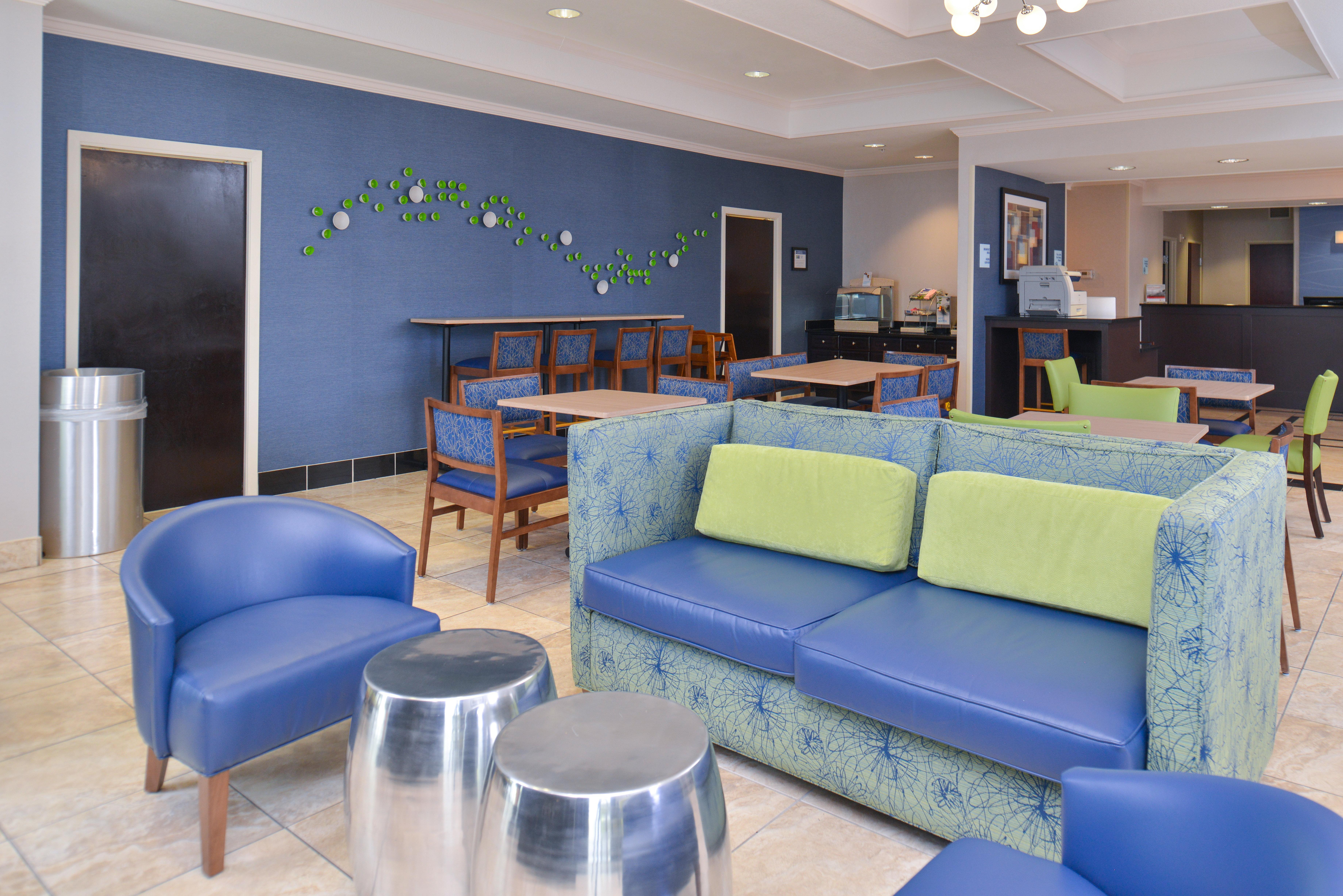 Holiday Inn Express & Suites San Antonio South Екстер'єр фото