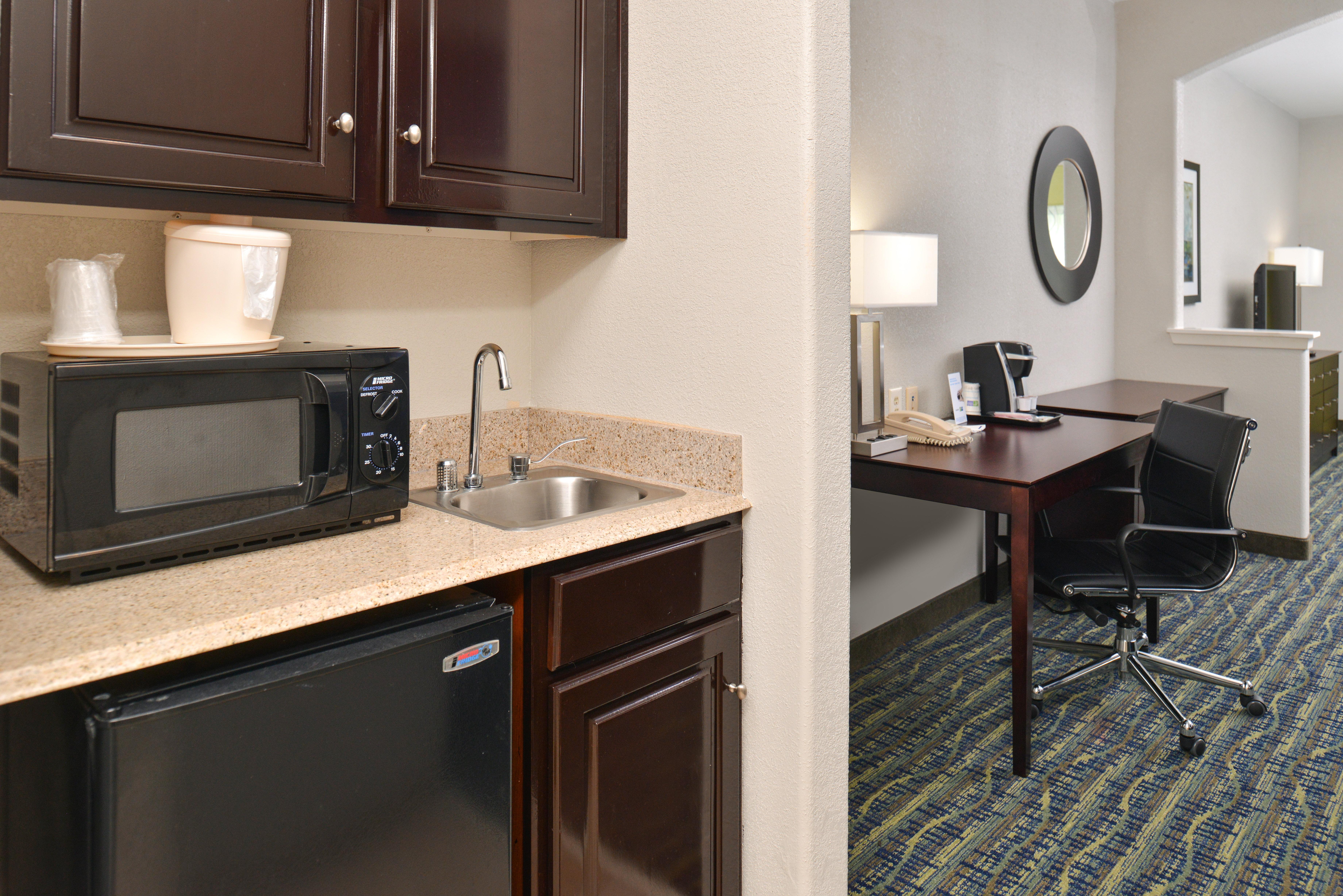 Holiday Inn Express & Suites San Antonio South Екстер'єр фото