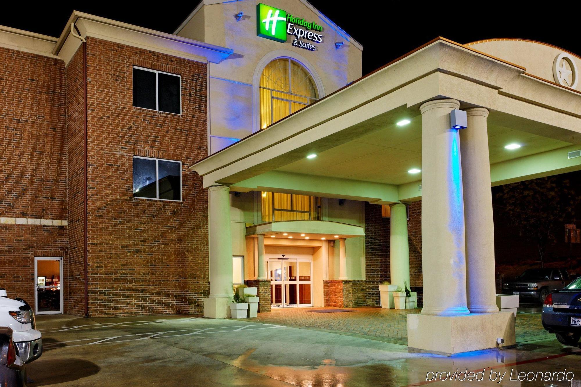 Holiday Inn Express & Suites San Antonio South Екстер'єр фото